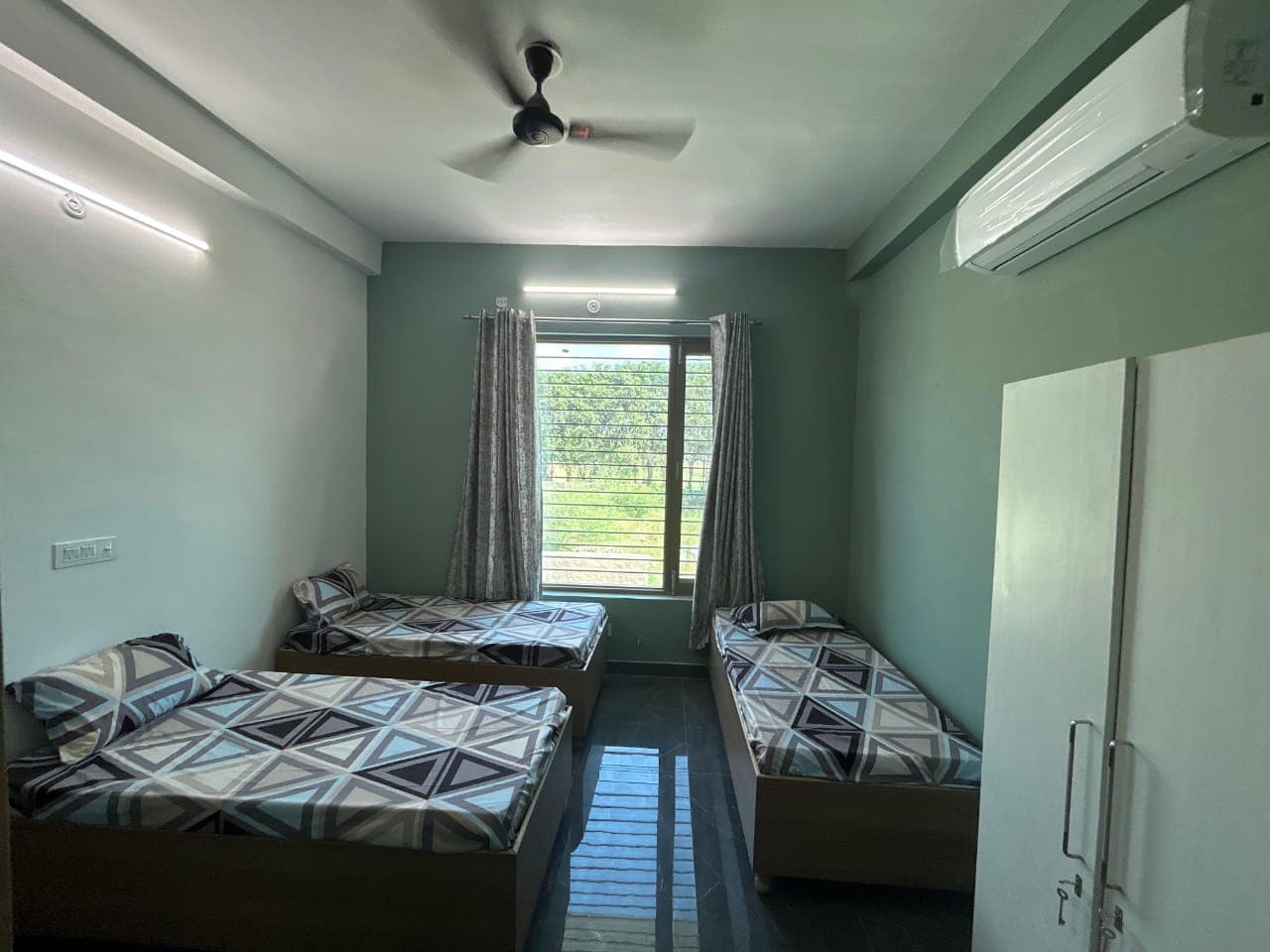 Clanza Inn view 7